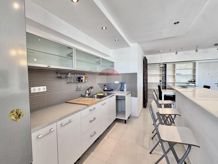 Apartament cu 3 camere semidecomandat, mobilat în Titulescu