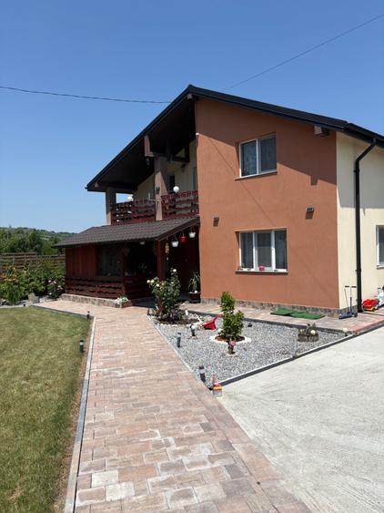 Casă cu 4 camere în Exterior Vest