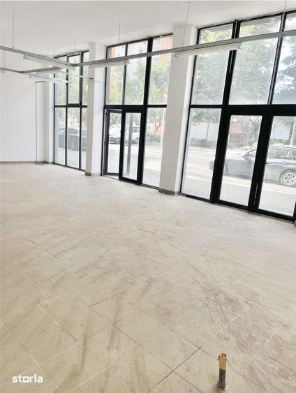 Spațiu comercial, de 72 mp, în Decebal