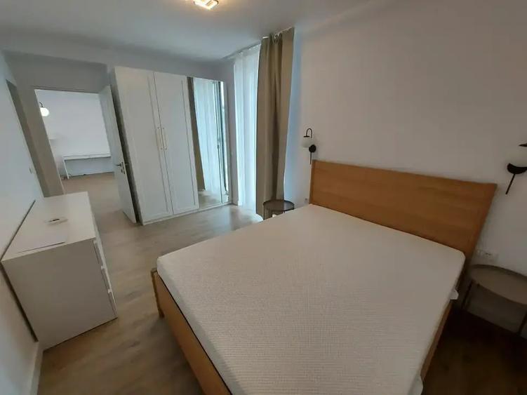 Apartament cu 4 camere decomandat, mobilat în Armeneasca