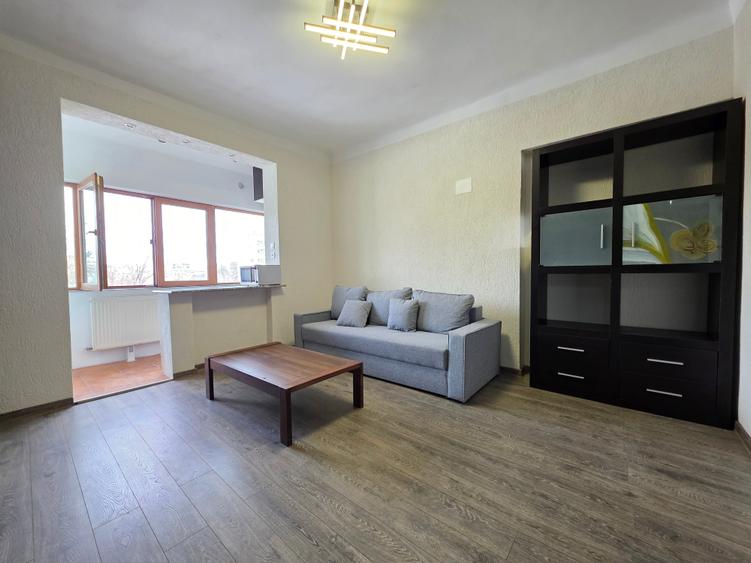 Apartament cu 2 camere semidecomandat, mobilat în Cișmigiu
