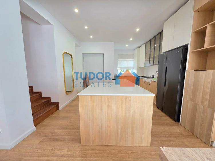Casă cu 5 camere cu Teren 350 Mp în Pipera