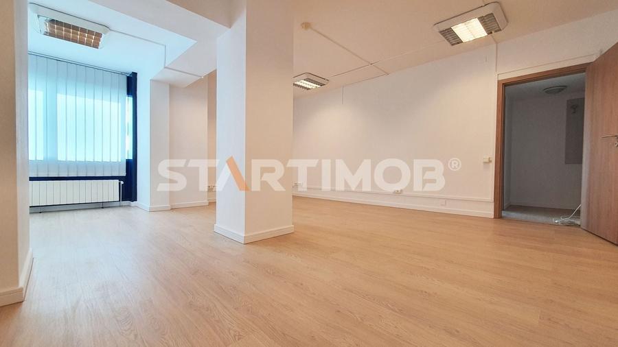 Birou, de 103.94000244141 mp, în Centrul Civic