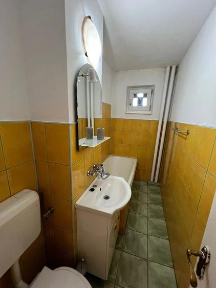Apartament cu 3 camere semidecomandat în Olimpia-Stadion
