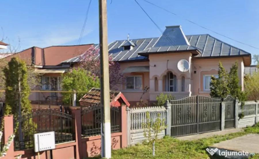 Casă cu 4 camere în Brădești