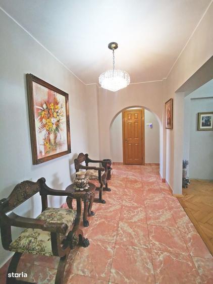 Apartament cu 4 camere în Ultracentral