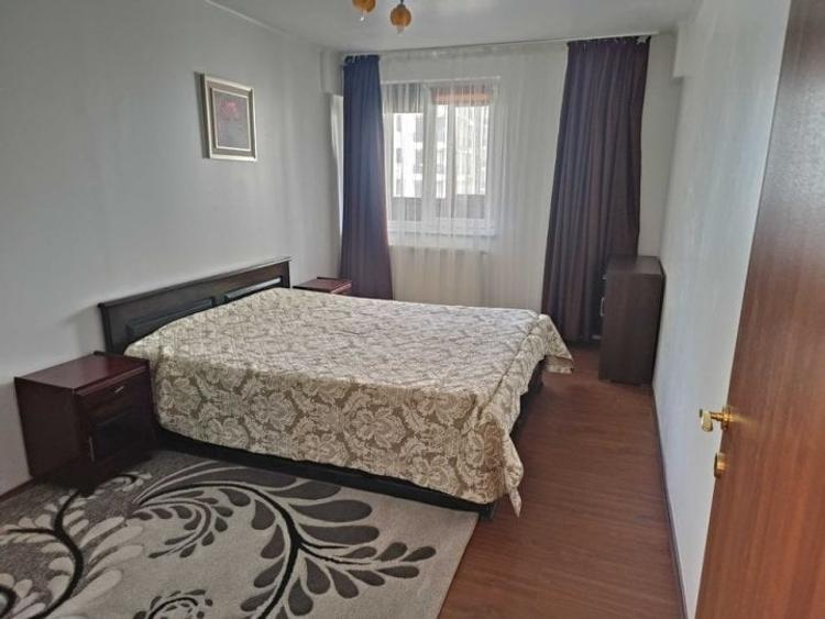 Apartament cu 3 camere semidecomandat, mobilat în Lacul Tei