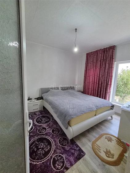 Casă cu 5 camere cu Teren 350 Mp în Variaș