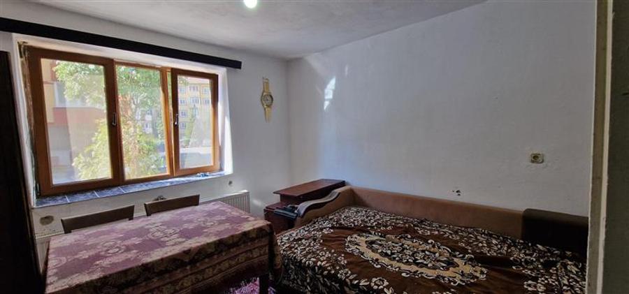 Duplex cu 2 camere cu Canalizare în Central