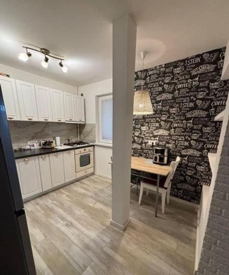 Apartament cu 3 camere semidecomandat în Drumul Taberei