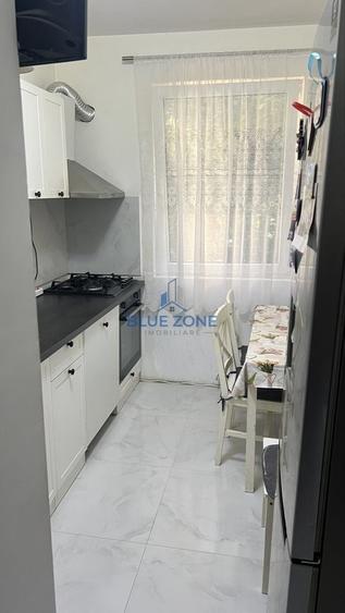 Apartament cu 4 camere în Apusului