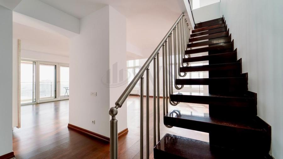 Apartament cu 3 camere decomandat, mobilat în Dristor
