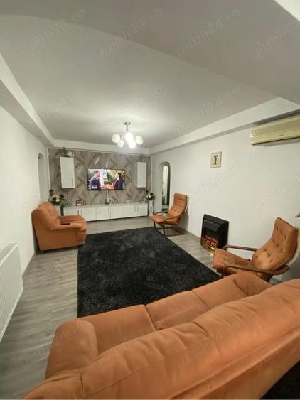 Apartament cu 3 camere semidecomandat în Central
