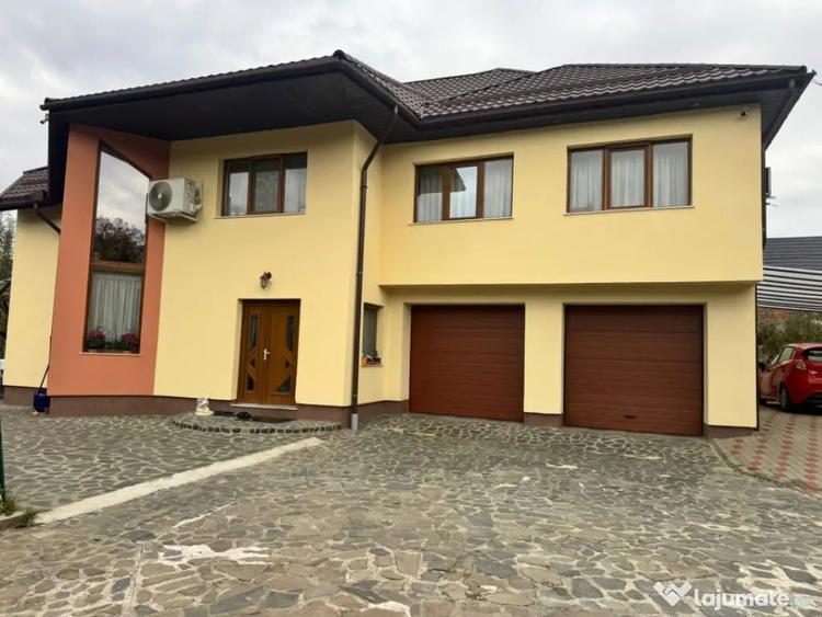 Casă cu 5 camere cu Teren 1310 Mp în Central