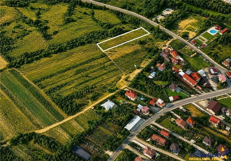 Teren de 1537 mp, în Est