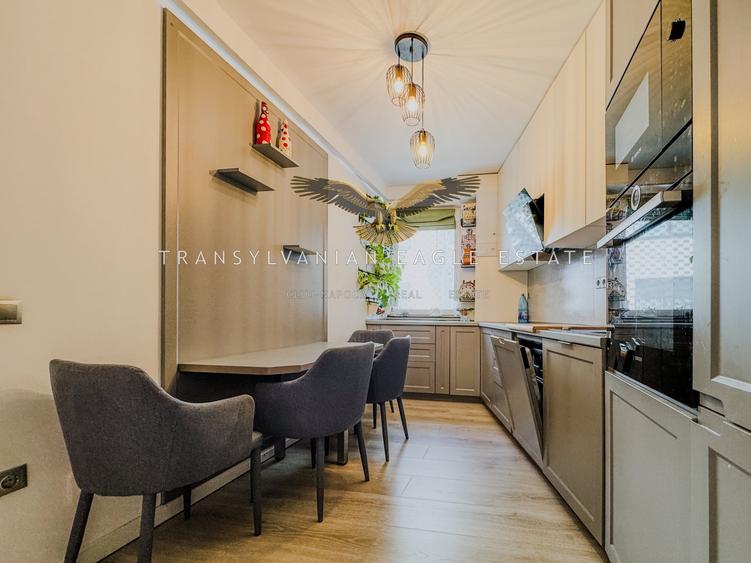 Apartament cu 3 camere semidecomandat, mobilat în Central