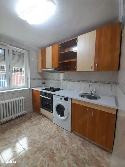 Garsonieră decomandată în Palas