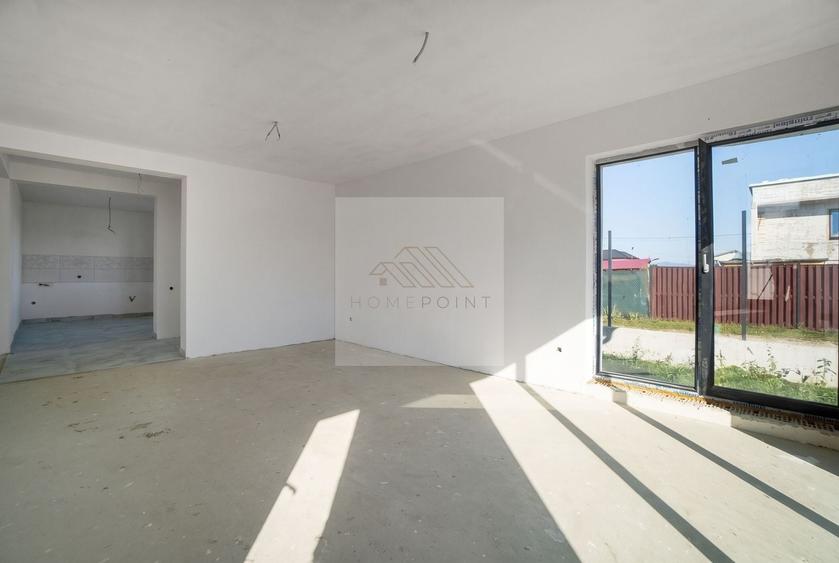 Casă individuală cu 4 camere cu Canalizare în Sânpetru