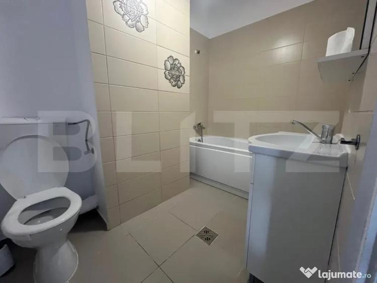 Apartament cu 3 camere decomandat, mobilat în Central