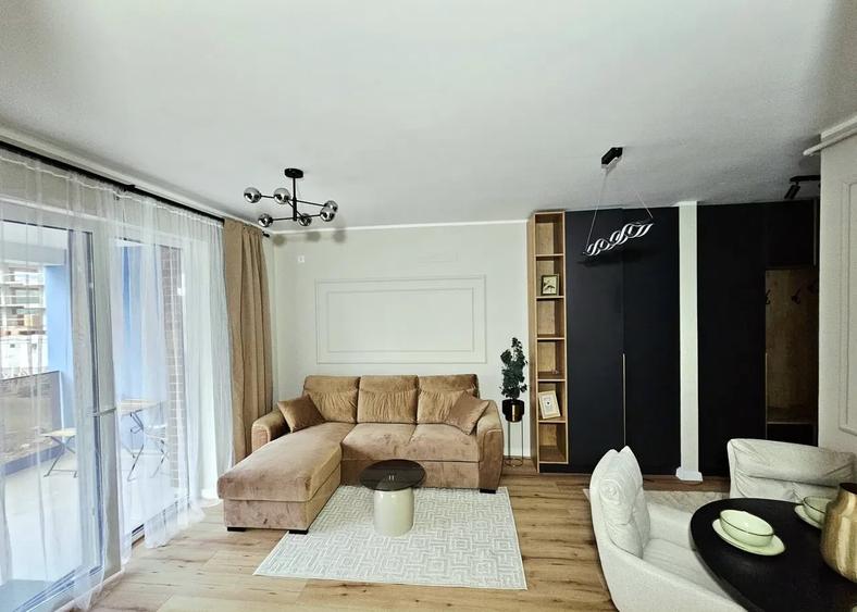 Apartament cu 3 camere semidecomandat, mobilat în Florești
