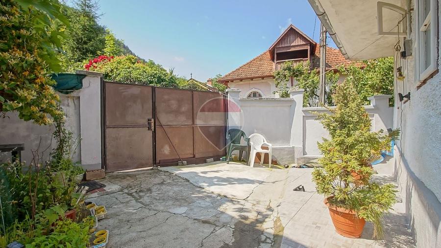 Casă individuală cu 3 camere cu Teren 178 Mp în Schei
