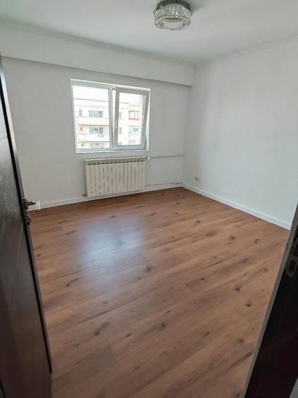 Apartament cu 4 camere decomandat în Centrul Civic