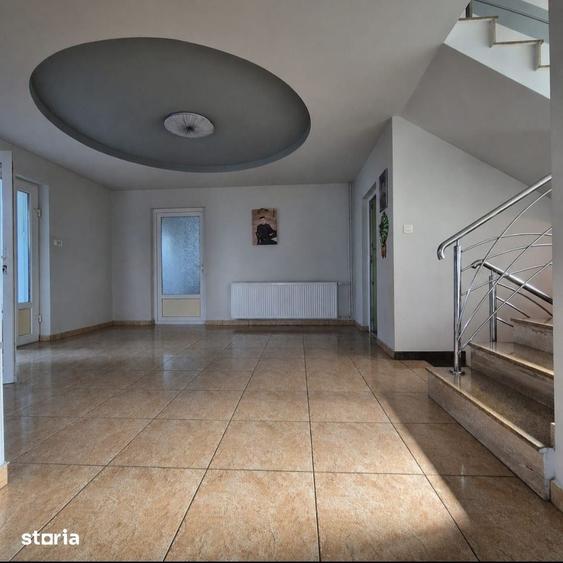 Casă cu 5 camere cu Teren 814 Mp în Sânnicolau Mic