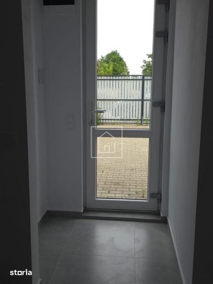 Casă cu 5 camere cu Teren 160 Mp în Cristian