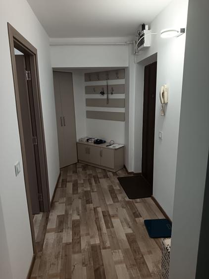 Apartament cu 2 camere semidecomandat în Micro 16
