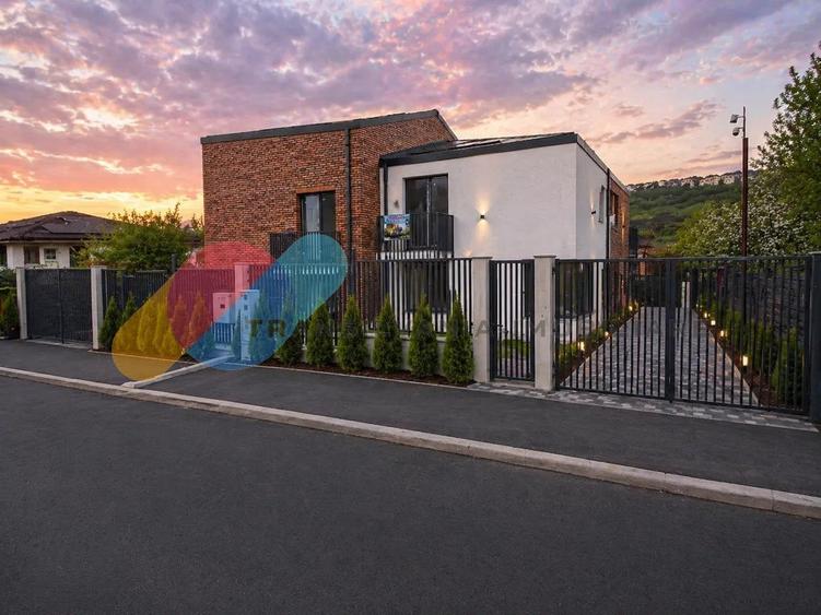 Duplex cu 5 camere cu Canalizare în Dezmir