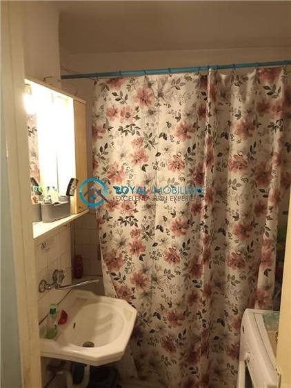 Apartament cu 2 camere decomandat în Enachiță Văcărescu