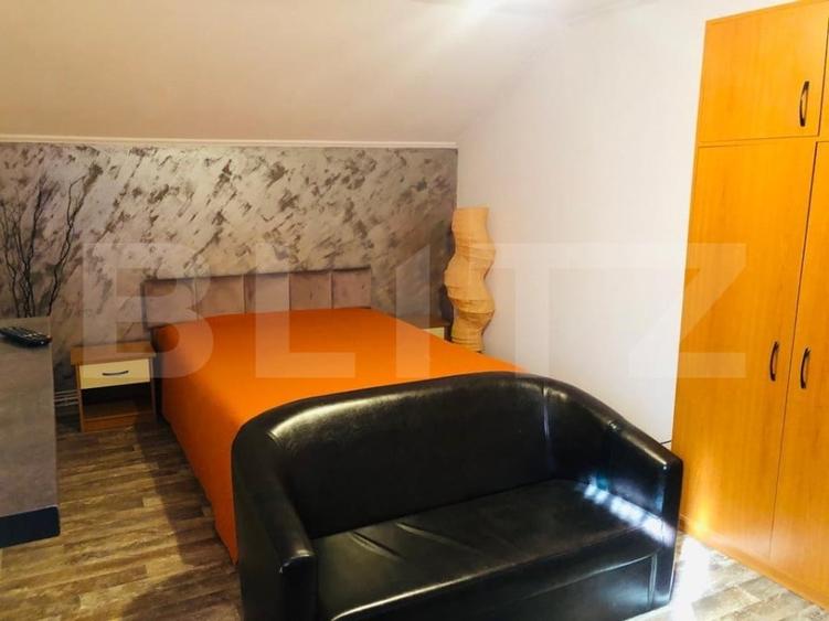 Apartament cu 3 camere semidecomandat, mobilat în Calea Severinului