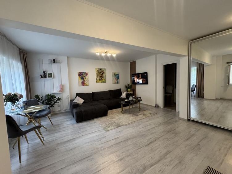 Apartament cu 2 camere în Republicii