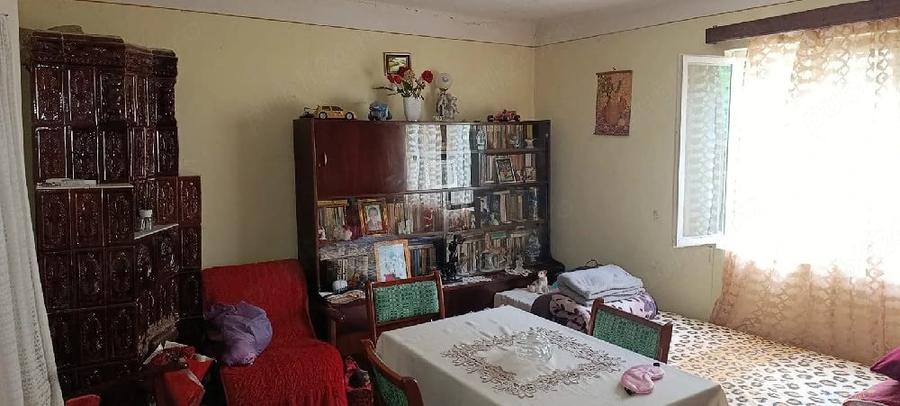 Casă cu 5 camere cu Teren 2267 Mp în Prajila