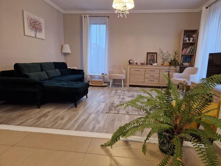 Duplex cu 4 camere cu Canalizare în Dumbrăvița