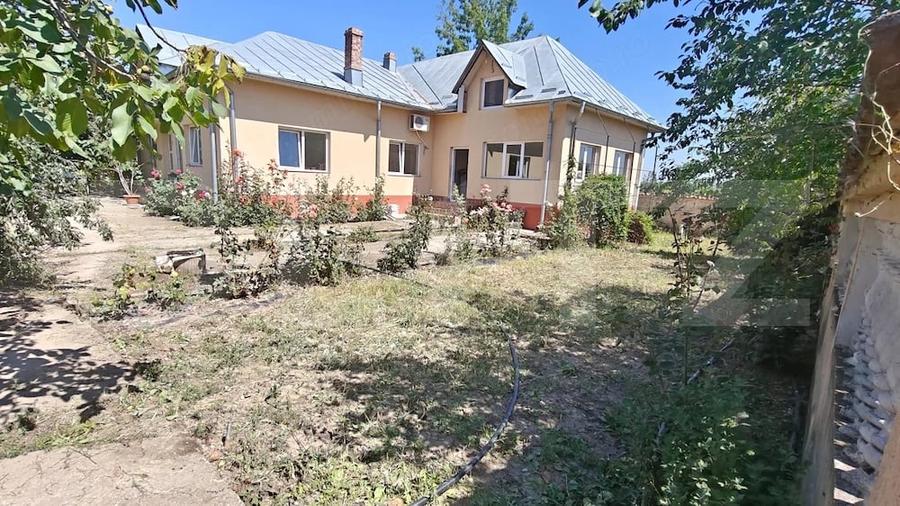 Casă cu Teren 2200 Mp în Dobra
