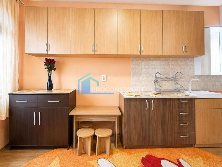 Apartament cu 3 camere decomandat, mobilat în Dâmbovița