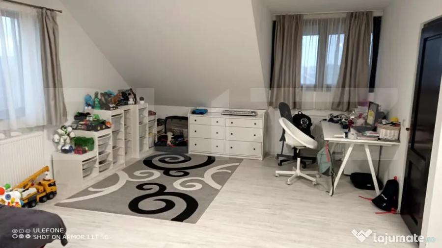 Casă cu 5 camere cu Teren 1174 Mp în Nazna