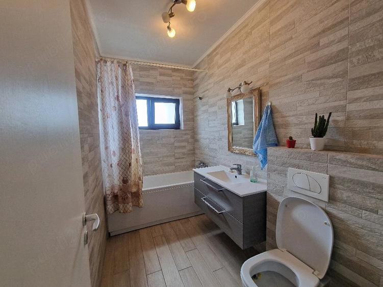 Apartament cu 3 camere decomandat în Dumbrăvița