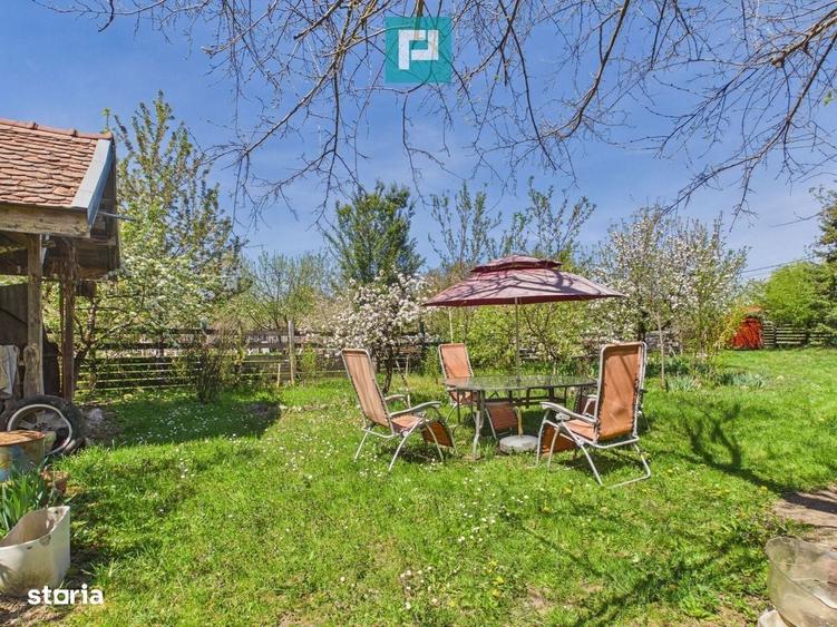 Casă cu 4 camere în Rontău