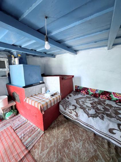 Casă cu 2 camere cu Teren 2204 Mp în Central
