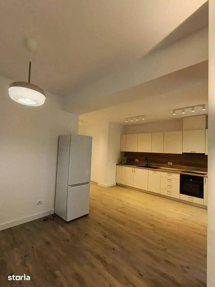 Apartament cu 4 camere în Armeneasca