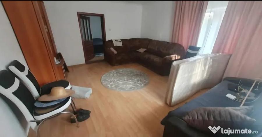 Casă cu 5 camere în Dăbâca