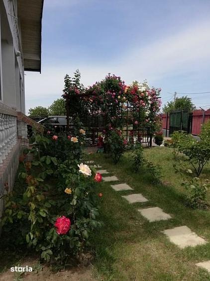 Casă cu 4 camere cu Teren 220 Mp în Mogoșești