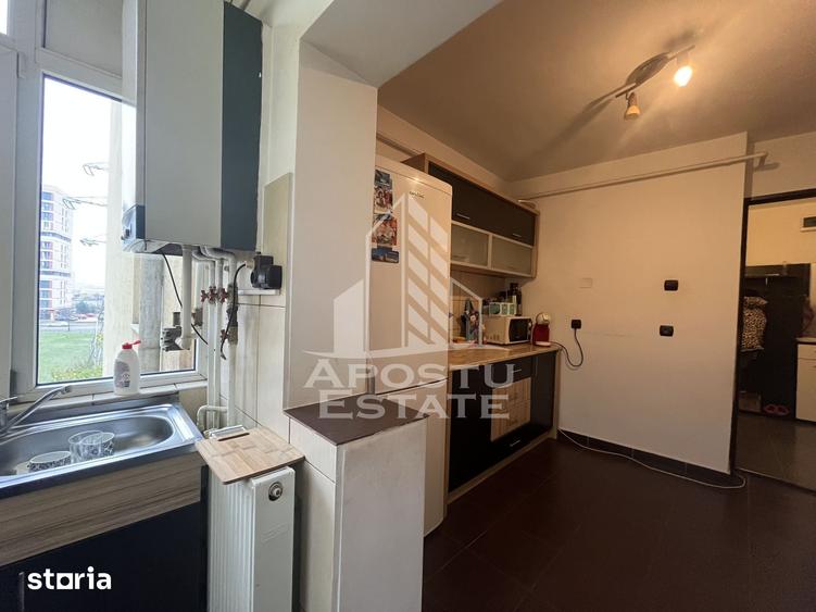 Apartament cu 3 camere decomandat în Soarelui