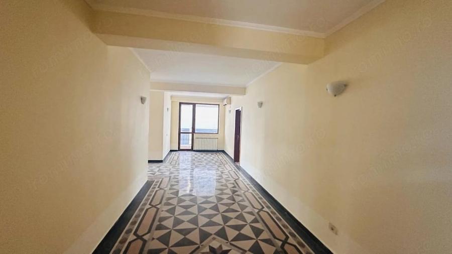 Casă cu 21 camere cu Teren 783 Mp în Chiajna