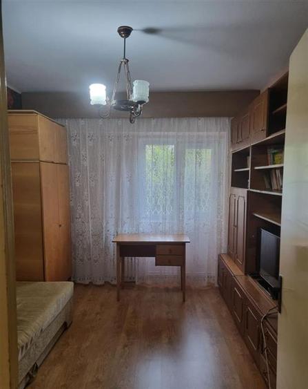 Apartament cu 3 camere decomandat, mobilat în Podul de Fier
