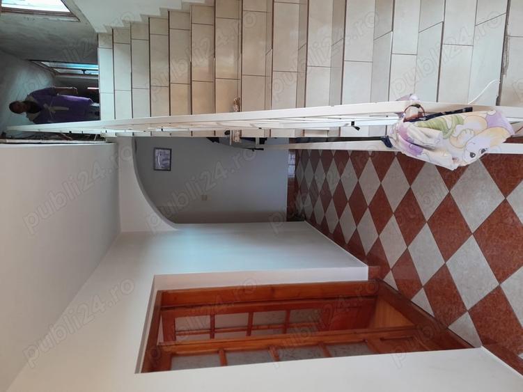 Casă cu 6 camere în Central
