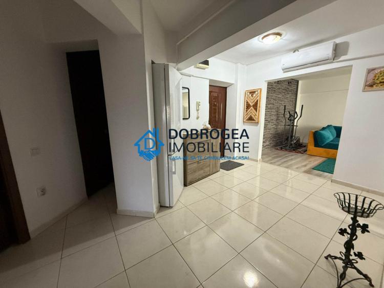 Apartament cu 3 camere decomandat, mobilat în Babadag