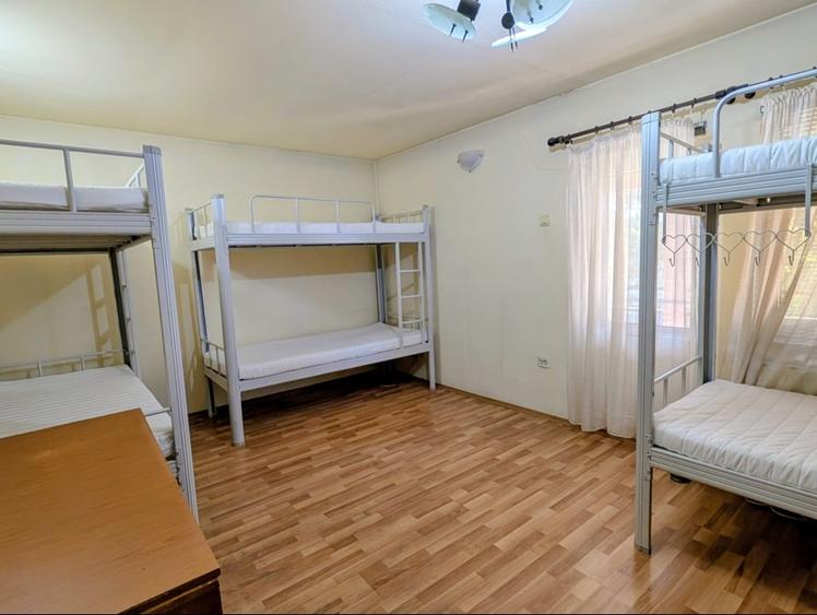 Apartament cu 4 camere decomandat, mobilat în Central